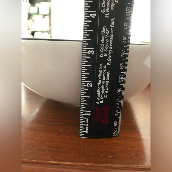 Torre & TAGUS Apple shaped  white bowl with black trim. - Picture 4 of 9